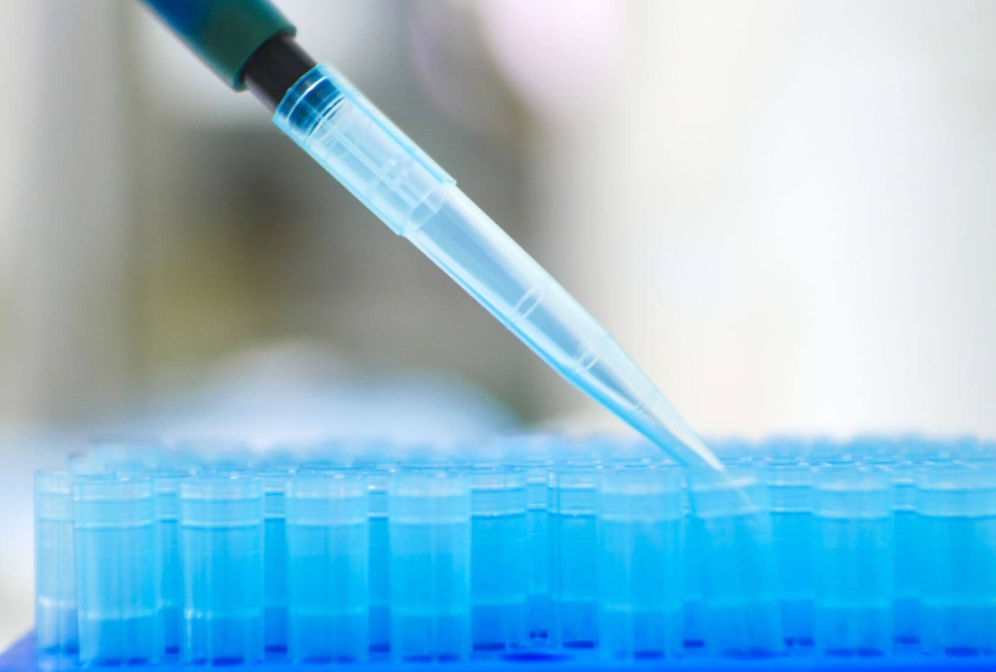 Low retention tips prevent binding and improve liquid handling accuracy
