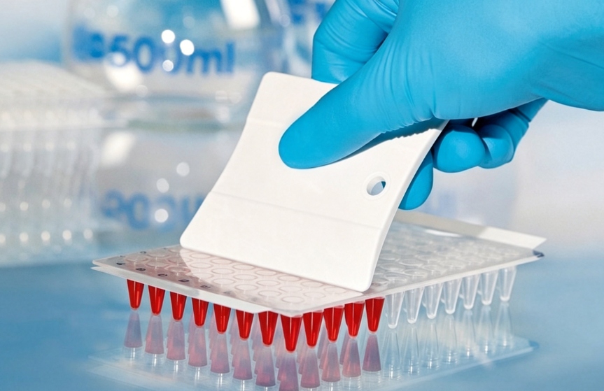 PCR plate supports precise molecular diagnostics and thermal cycling performance