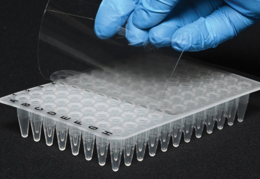 PCR plates and microplates differ in materials and well designs